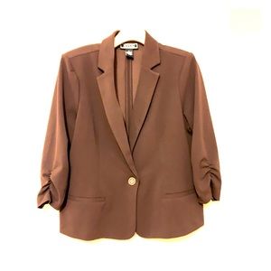 Blazer. 3/4 sleeve. worn once.Perfect condition.